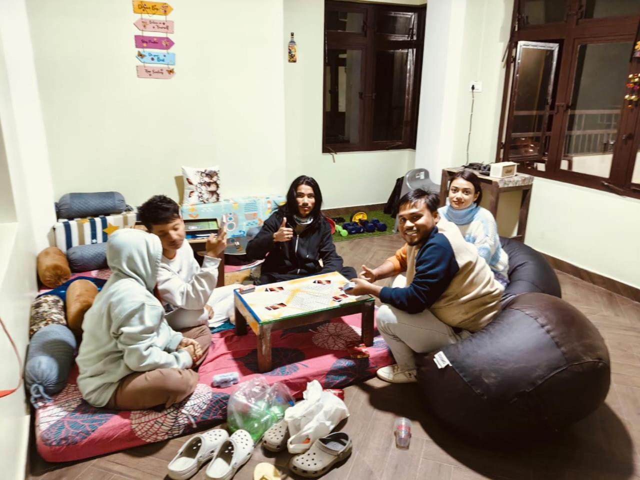 Xtsy Travellers Hostel Shillong Buitenkant foto