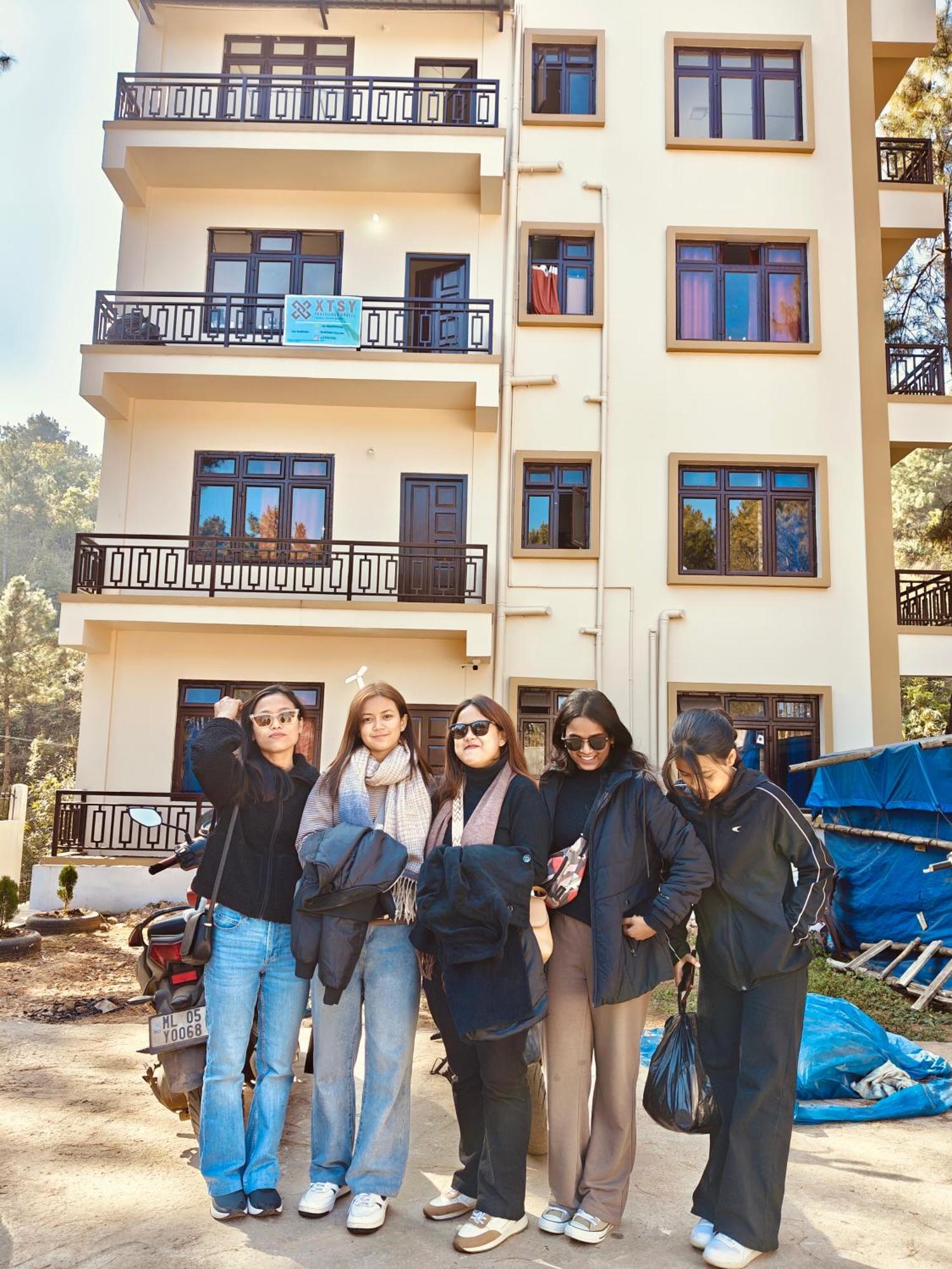Xtsy Travellers Hostel Shillong Buitenkant foto
