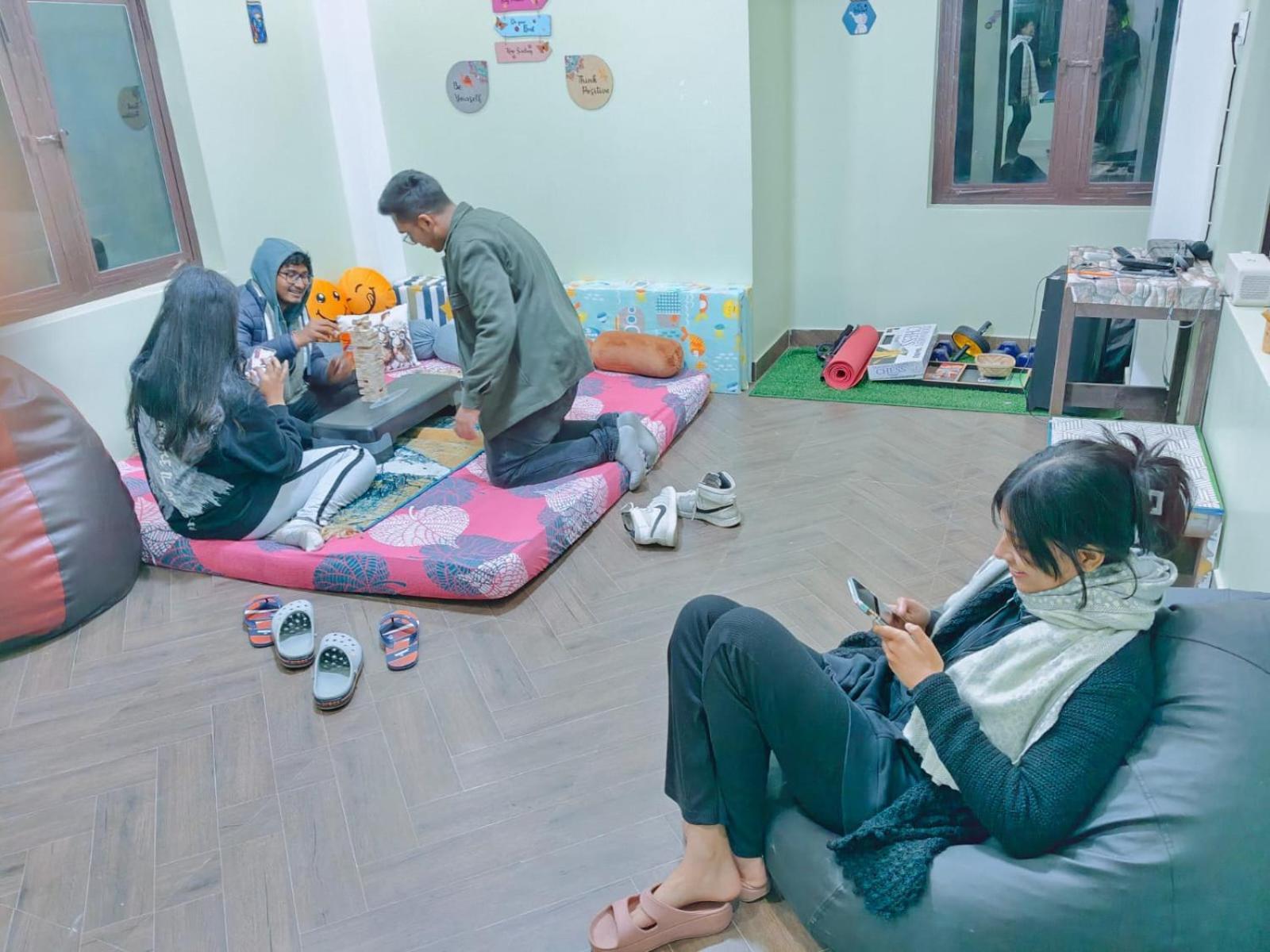 Xtsy Travellers Hostel Shillong Buitenkant foto