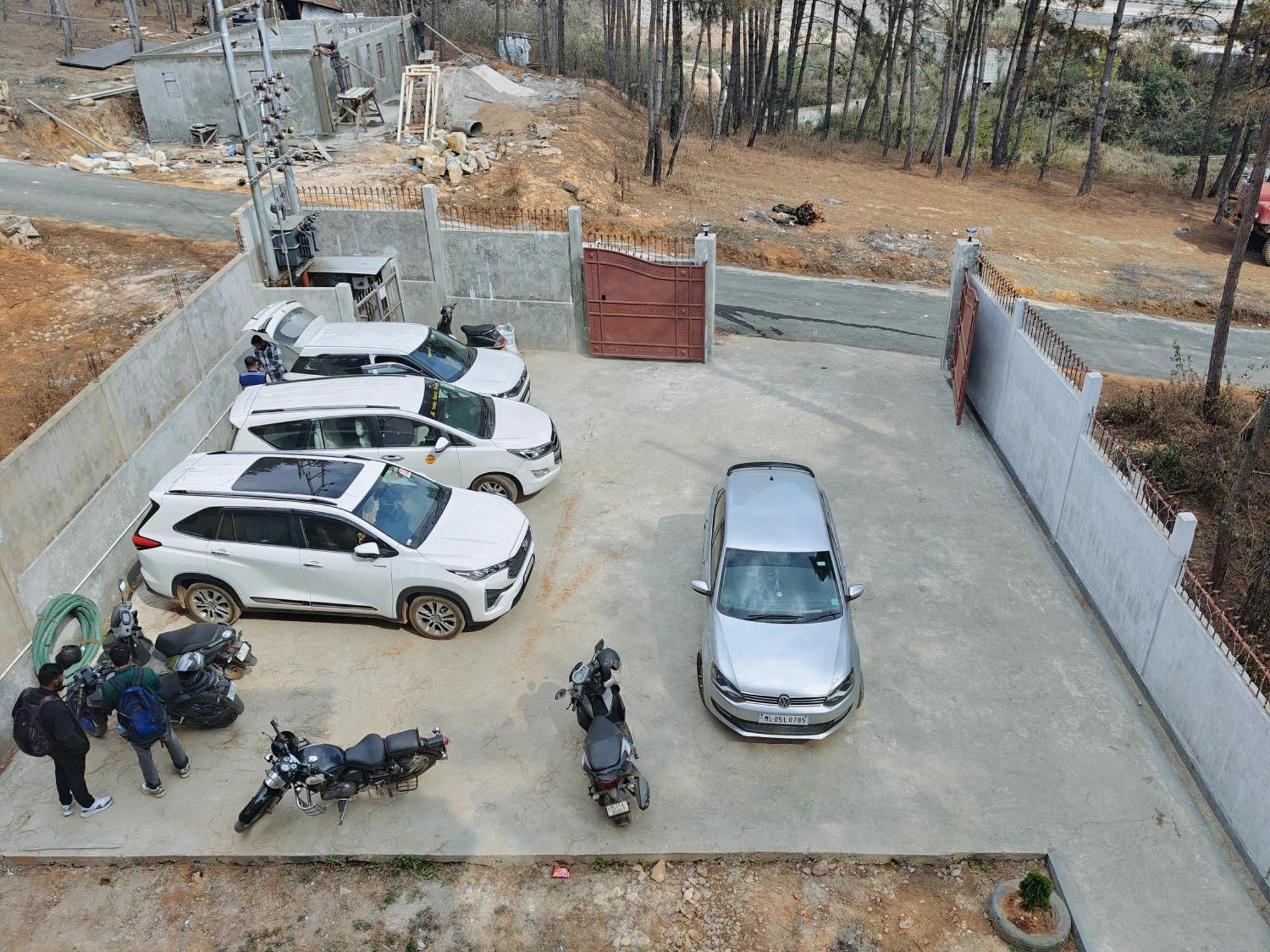 Xtsy Travellers Hostel Shillong Buitenkant foto