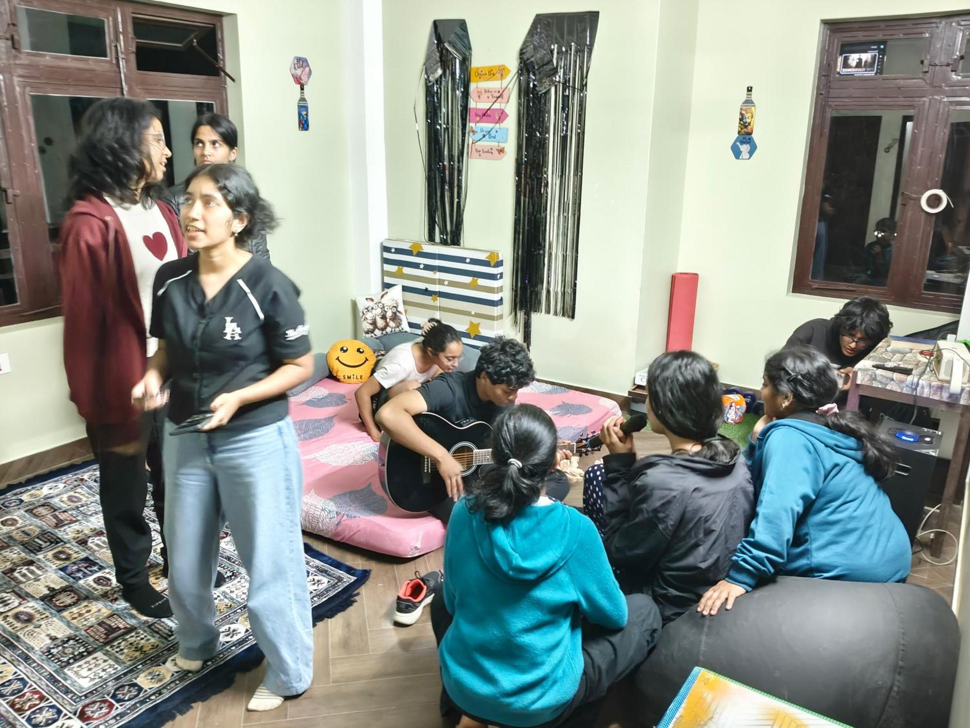 Xtsy Travellers Hostel Shillong Buitenkant foto