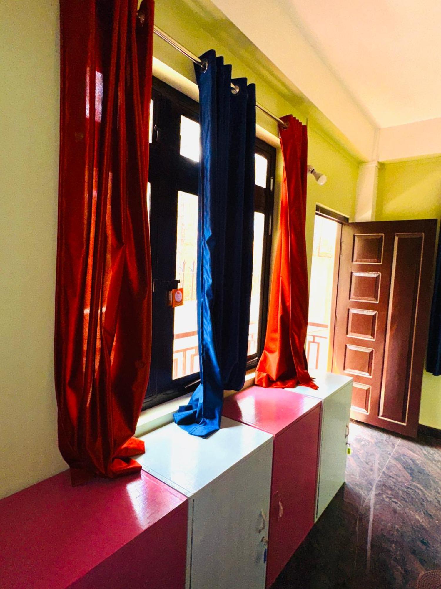 Xtsy Travellers Hostel Shillong Buitenkant foto