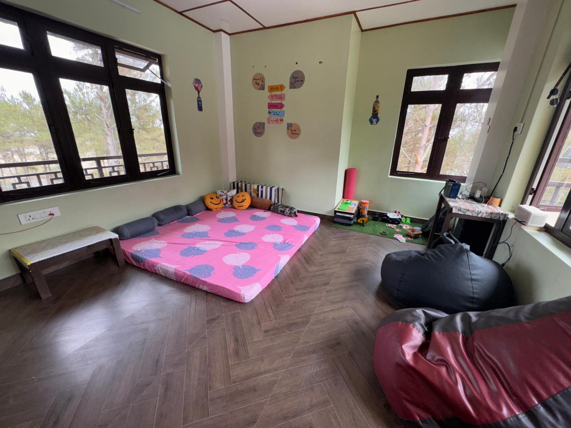 Xtsy Travellers Hostel Shillong Buitenkant foto