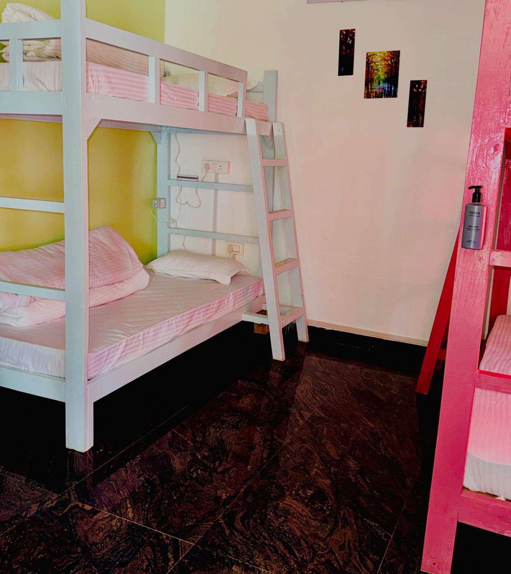 Xtsy Travellers Hostel Shillong Buitenkant foto