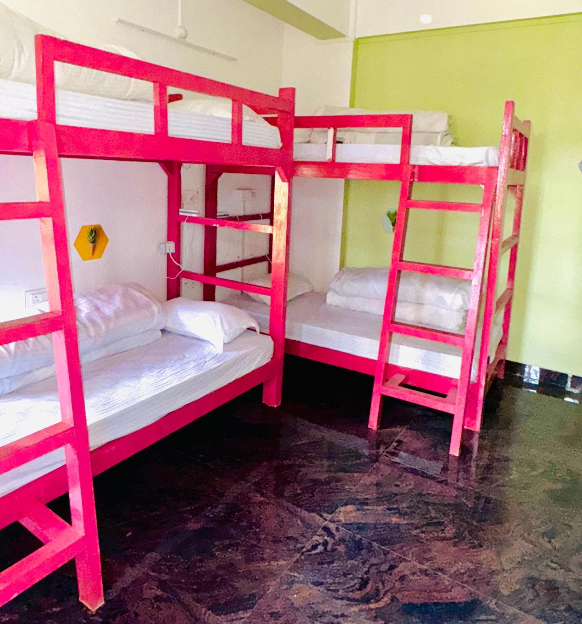 Xtsy Travellers Hostel Shillong Buitenkant foto